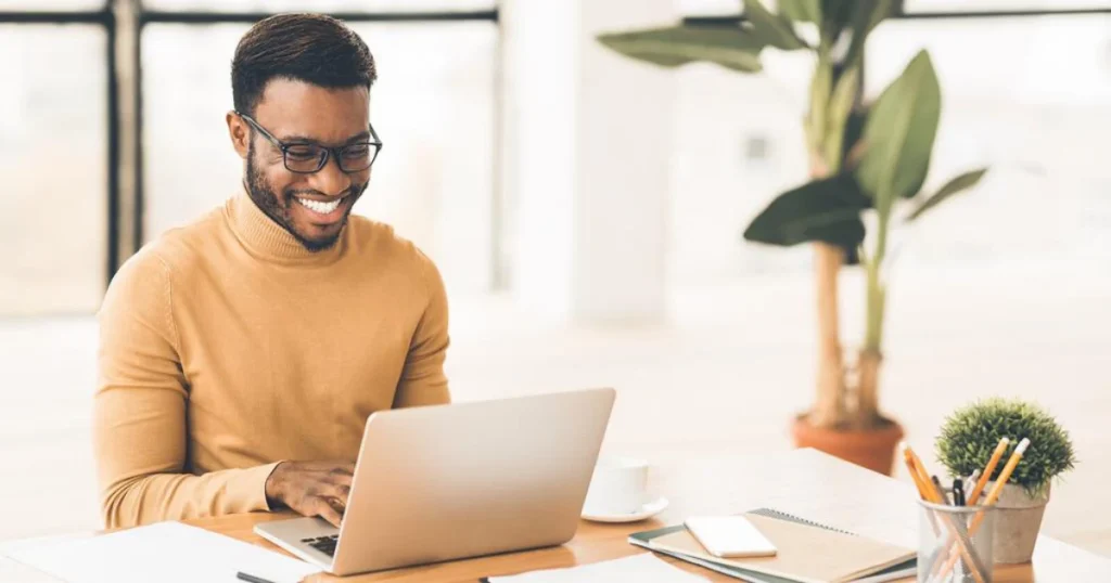 Tools like Hootsuite and Canva support greenhouse social media manager remote jobs and remote content creation.